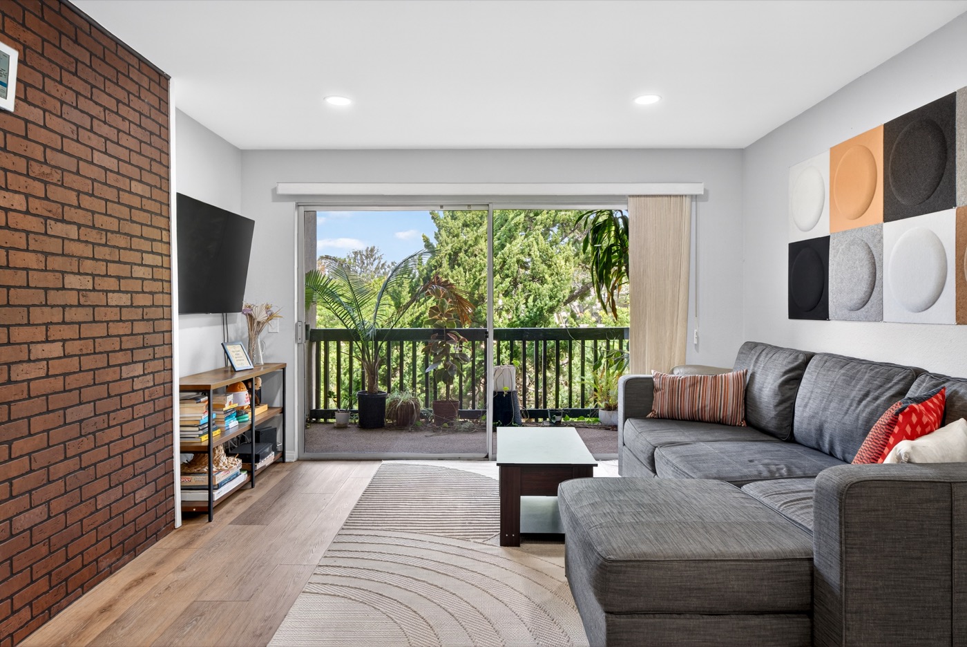 1307 Raintree Circle, Culver City, photo 7