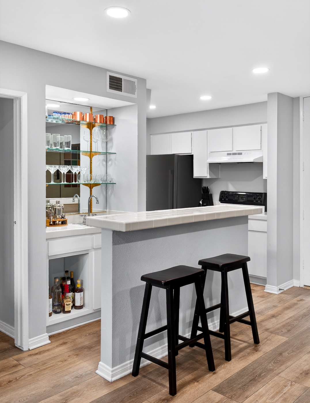 1307 Raintree Circle, Culver City, photo 9