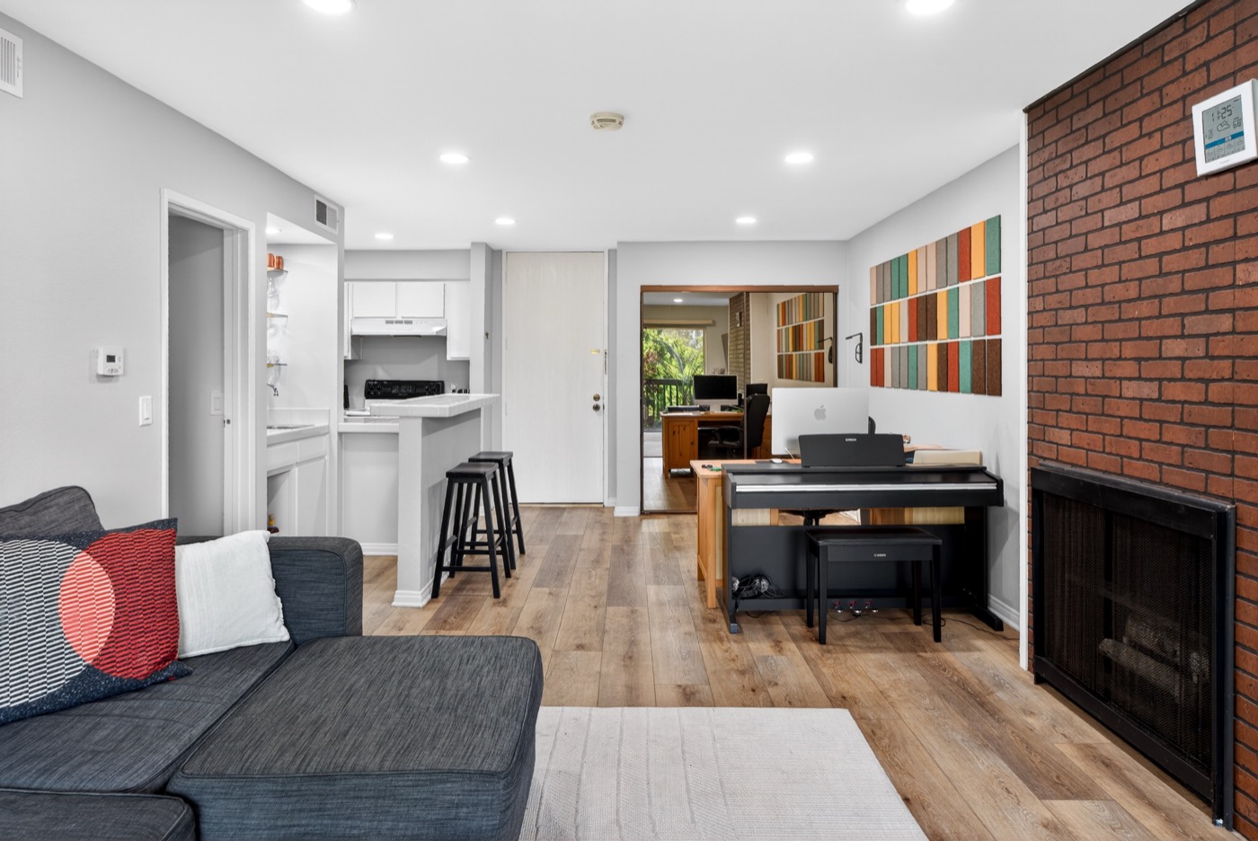 1307 Raintree Circle, Culver City, photo 15