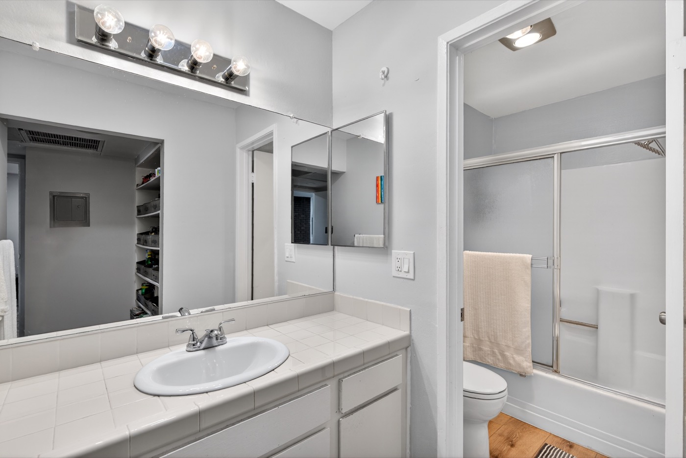 1307 Raintree Circle, Culver City, photo 16