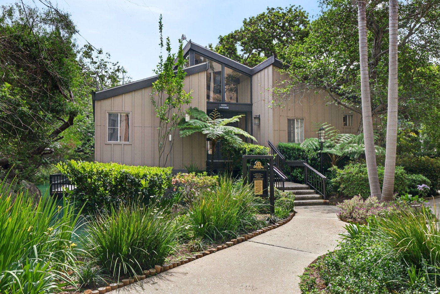1307 Raintree Circle, Culver City, photo 24