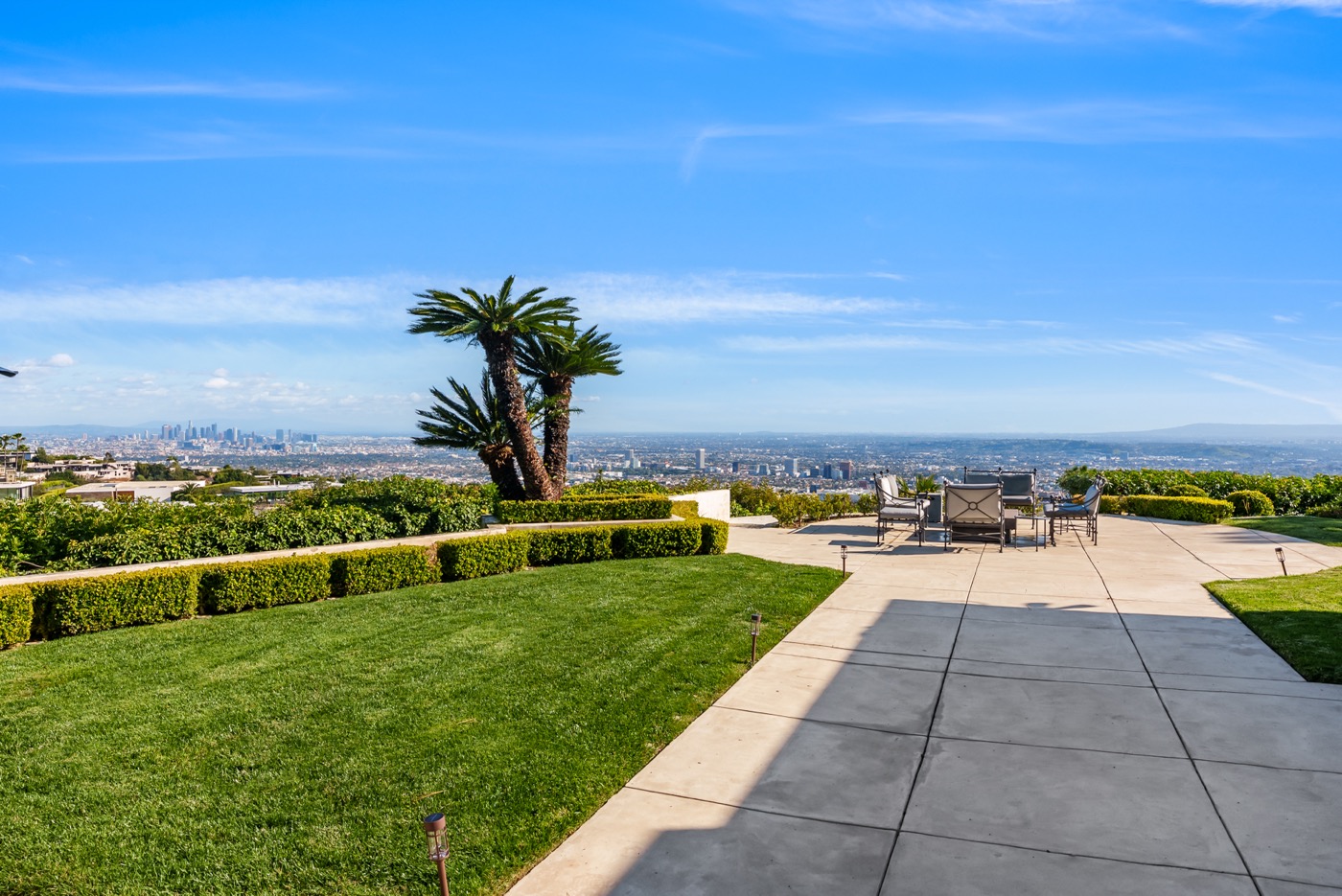 380 Trousdale Place, Beverly Hills, photo 2