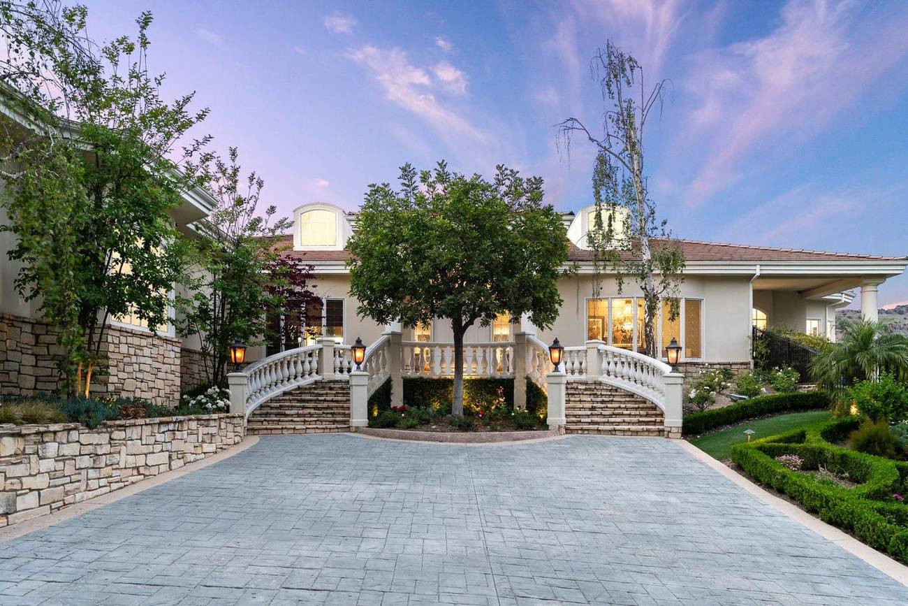 1403 Kingsboro Court
