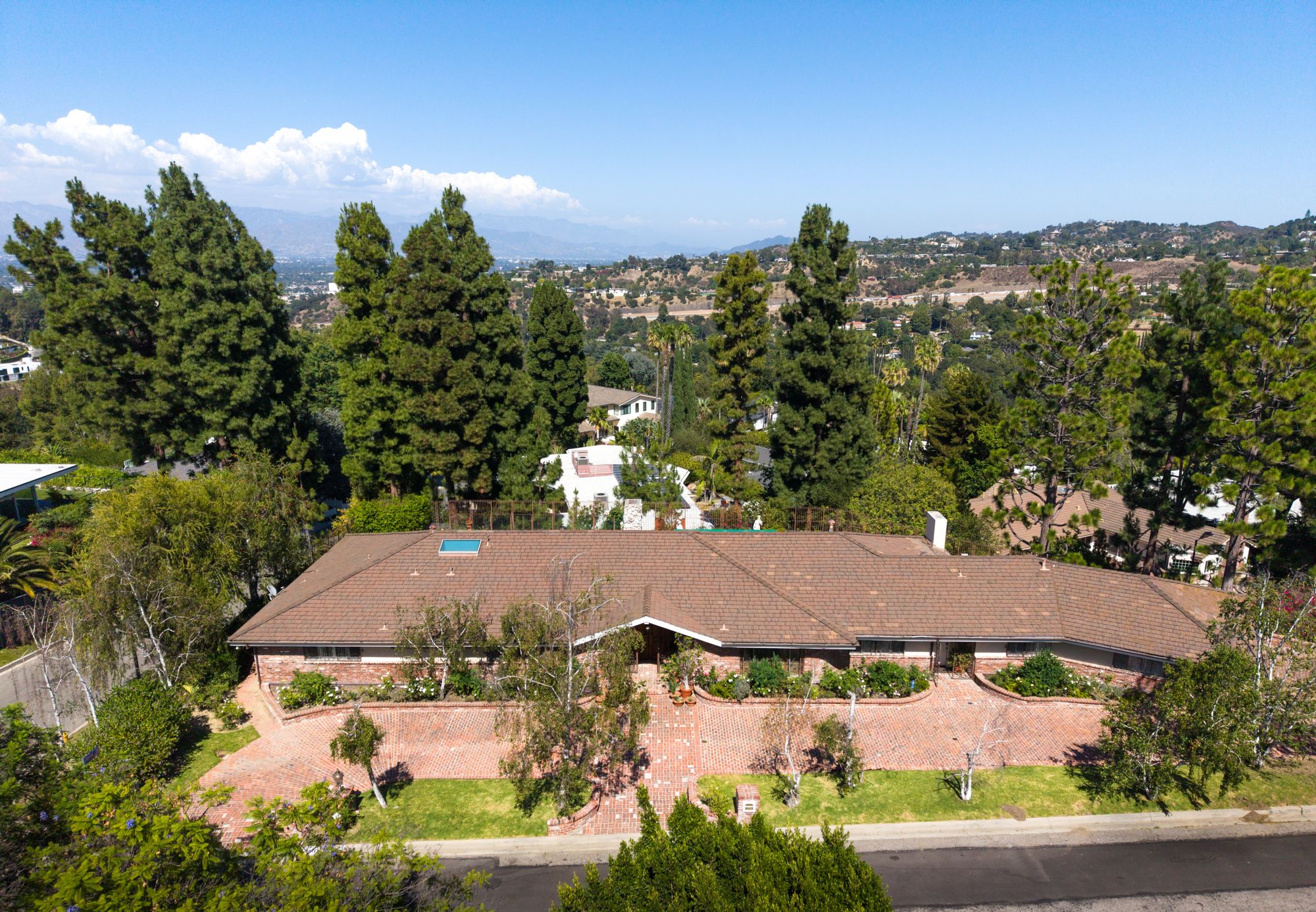 16172 Royal Oak Road, Encino
