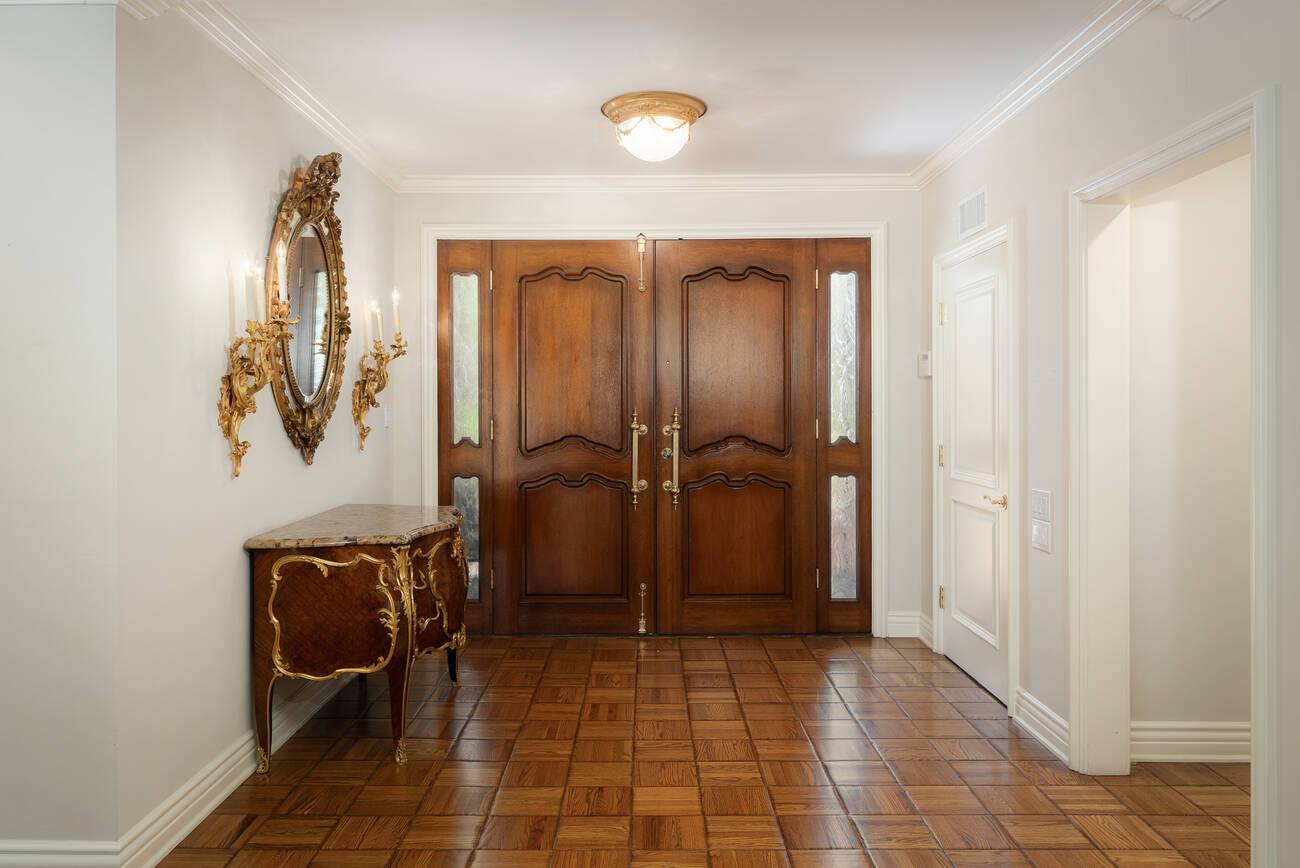 16172 Royal Oak Road, photo 3