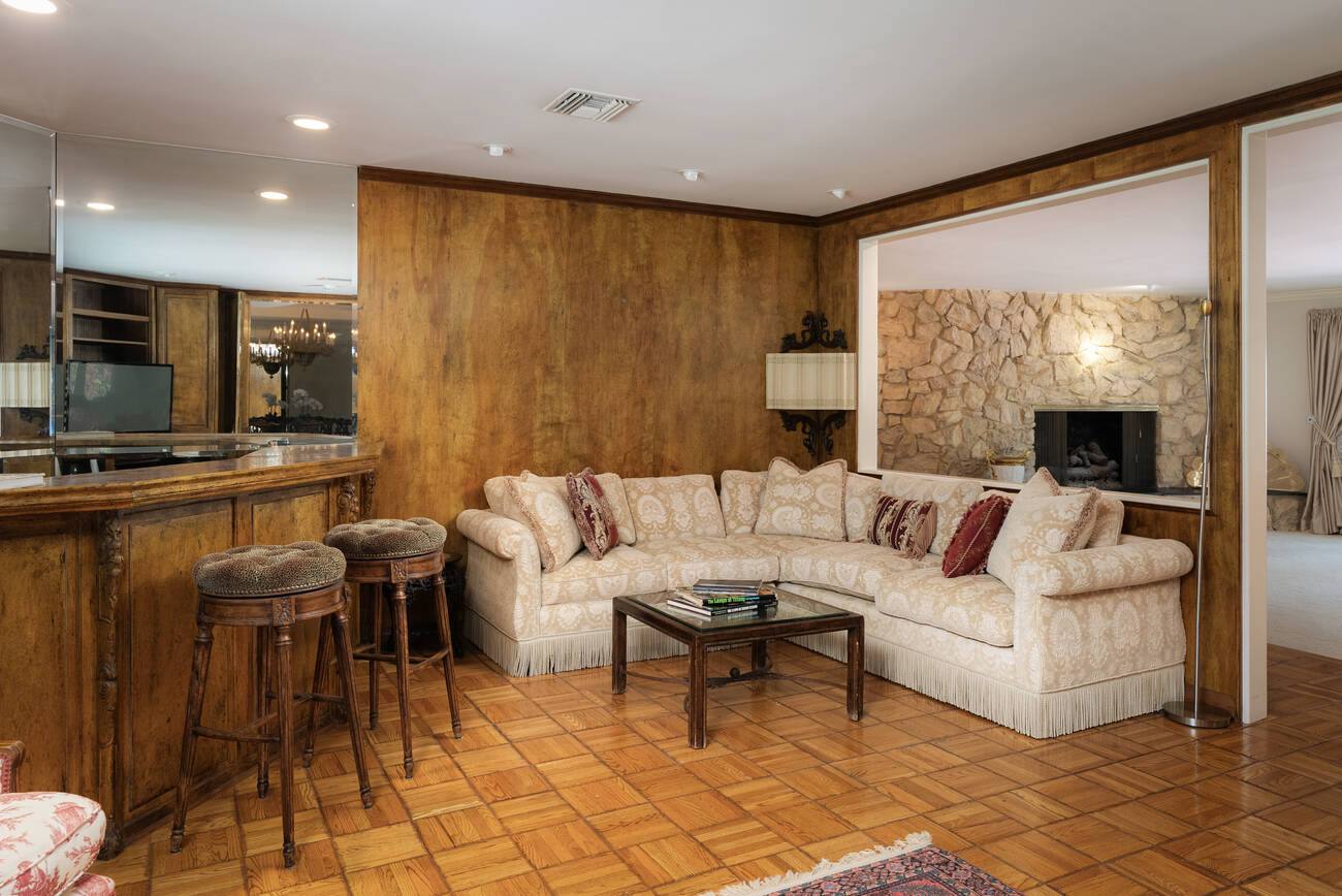 16172 Royal Oak Road, photo 9
