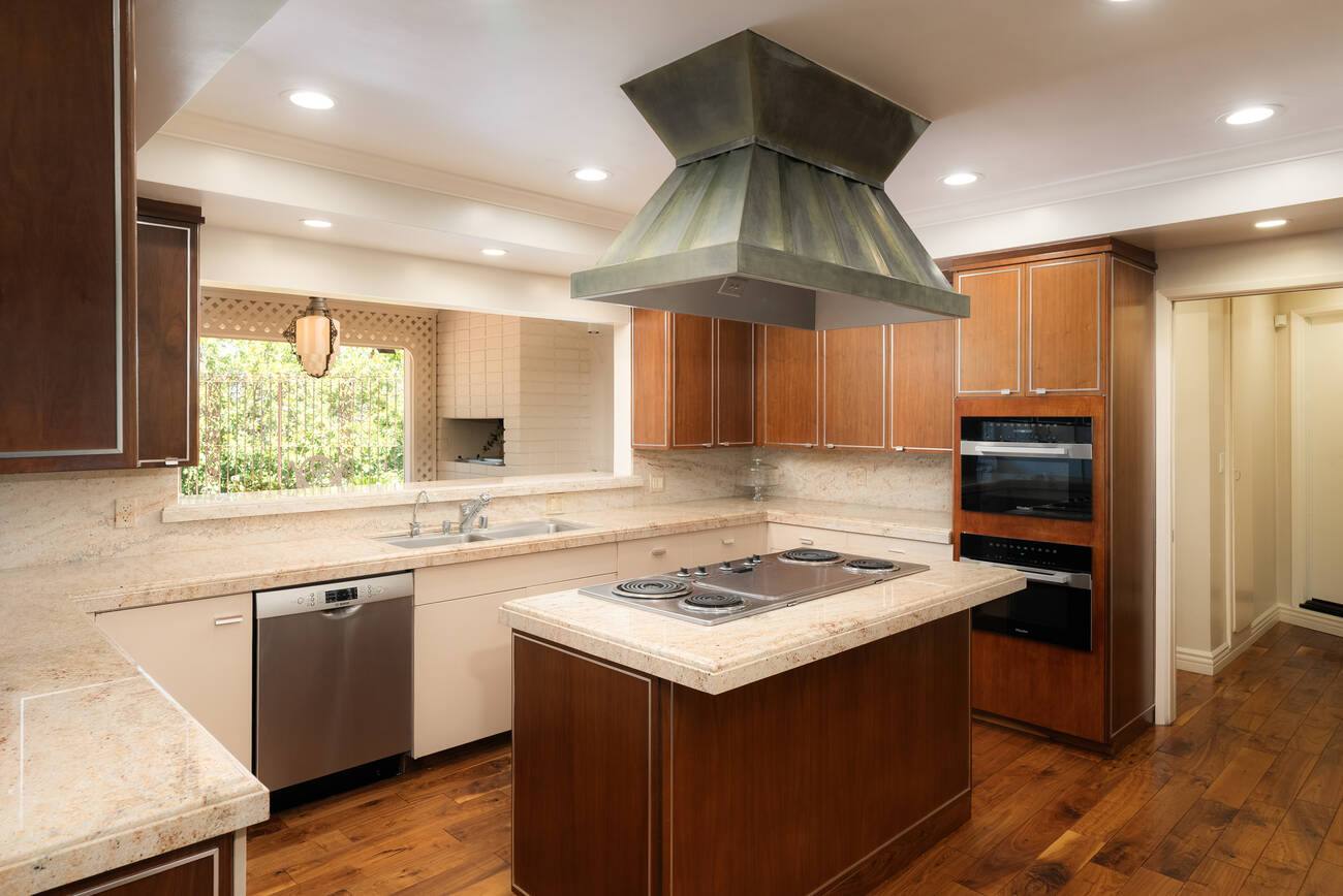 16172 Royal Oak Road, photo 11