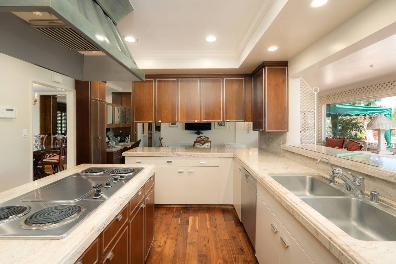 16172 Royal Oak Road, photo 12
