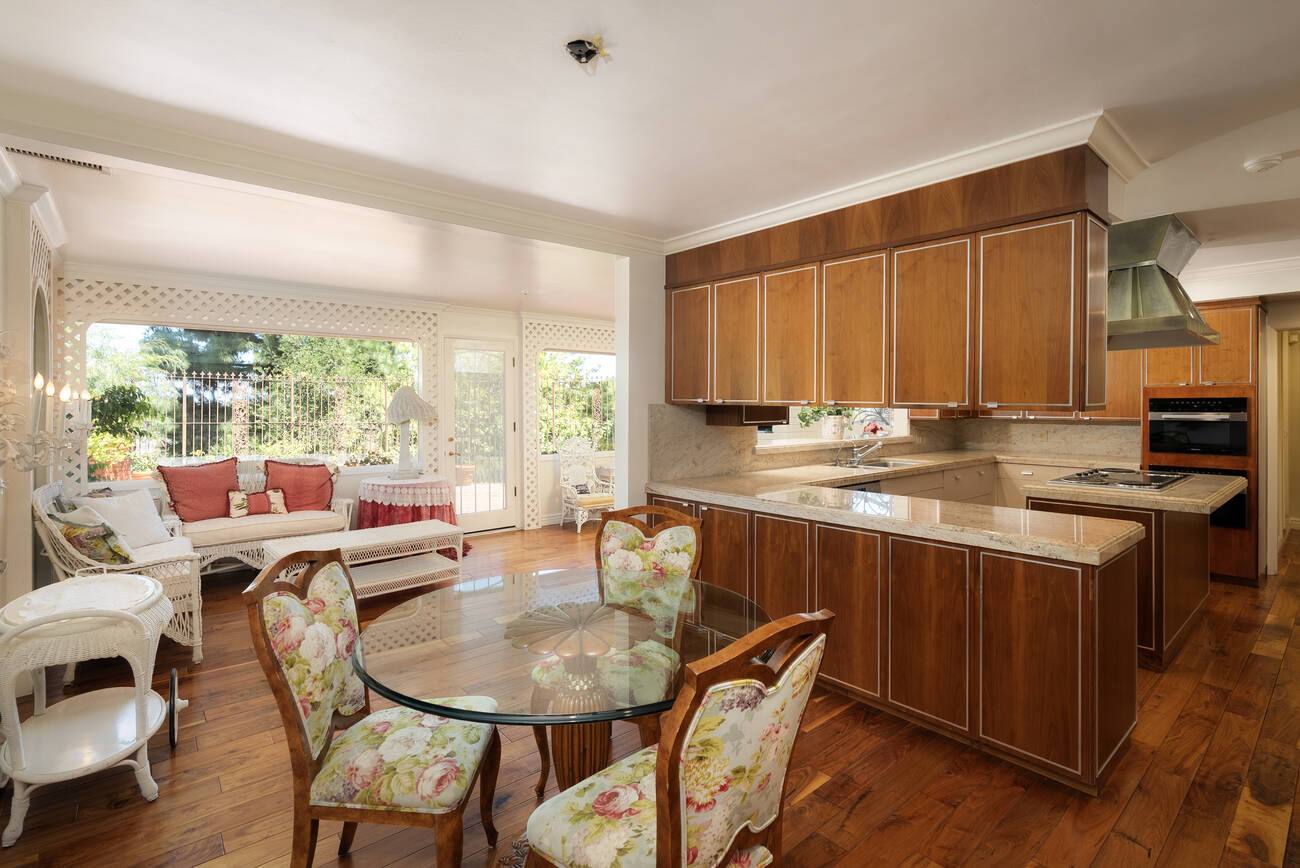 16172 Royal Oak Road, photo 13
